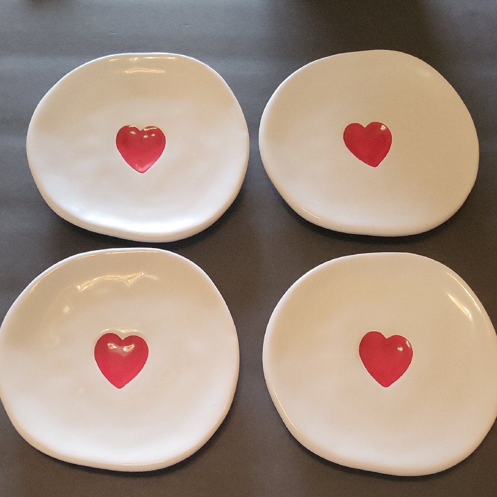 Williams Sonoma Set Of 4 Heart Dessert Plates
